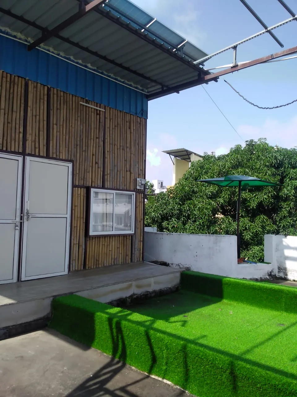 Bamboo unit with solar panels